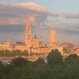 Linkerover- City Centre & Cathedral View Antwerpen